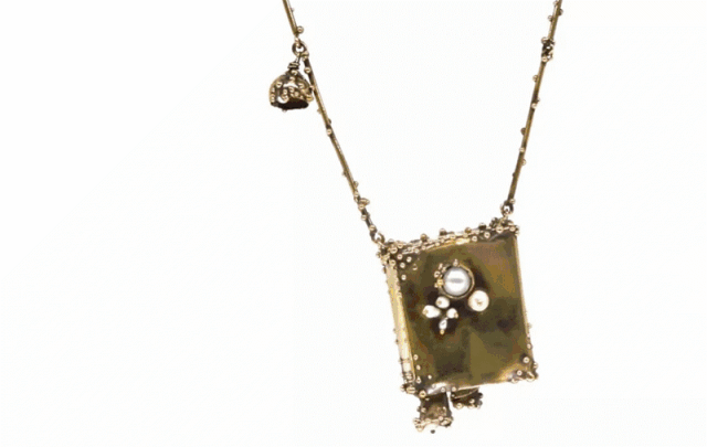 AIVA Gallery帶來(lái)的首飾作品