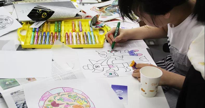 這次拼貼的主題是關于“做夢”