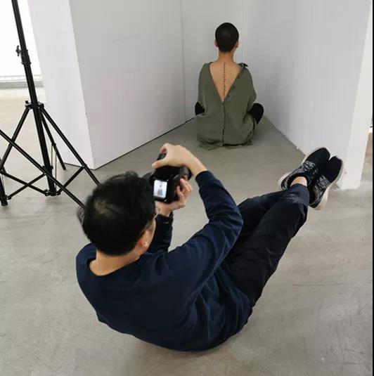 正在拍照的陳祺緯