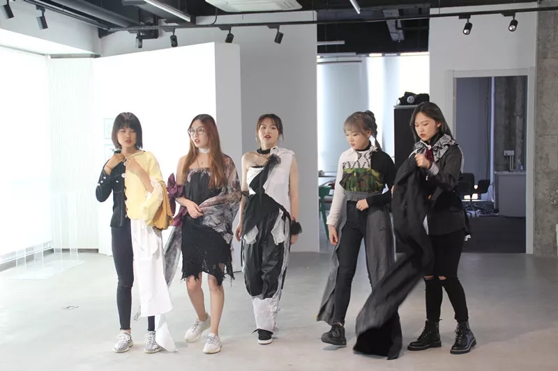 課堂:服裝設(shè)計通識課-舊衣改造時裝Show