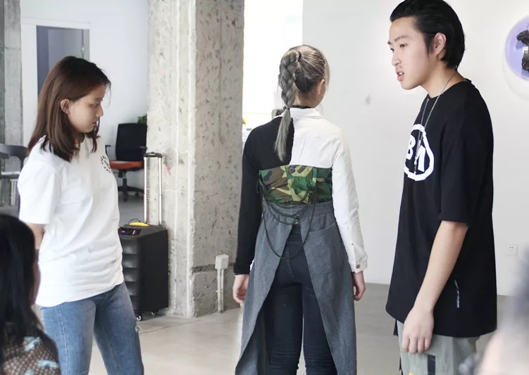 課堂:服裝設(shè)計通識課-舊衣改造時裝Show