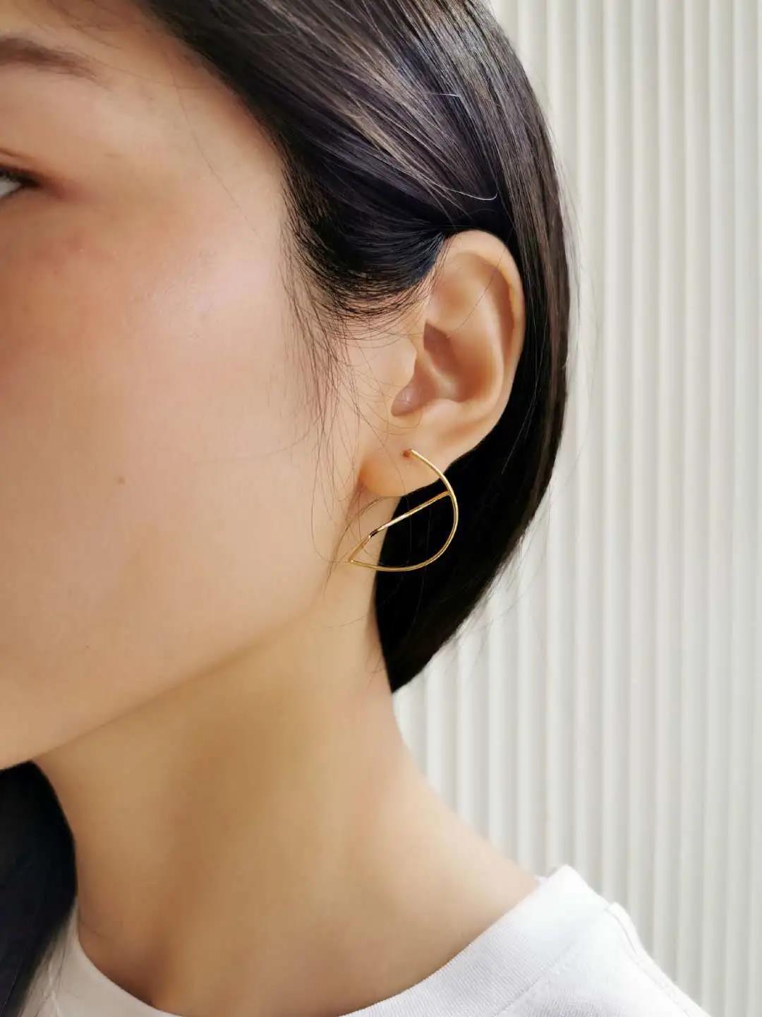 The Vanishing Cube 佩戴示意圖