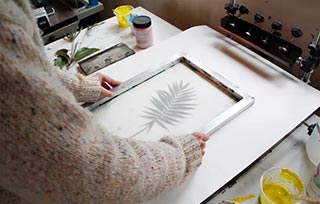 屋頂印畫 | 在春天，用版畫收藏一片葉子