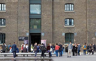 還沒拿到offer？趕緊！倫藝這些專業(yè)還沒截止