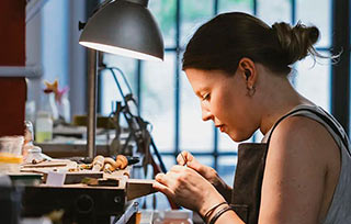 想成為珠寶設(shè)計(jì)大師？這些頂尖院校你不能錯(cuò)過！