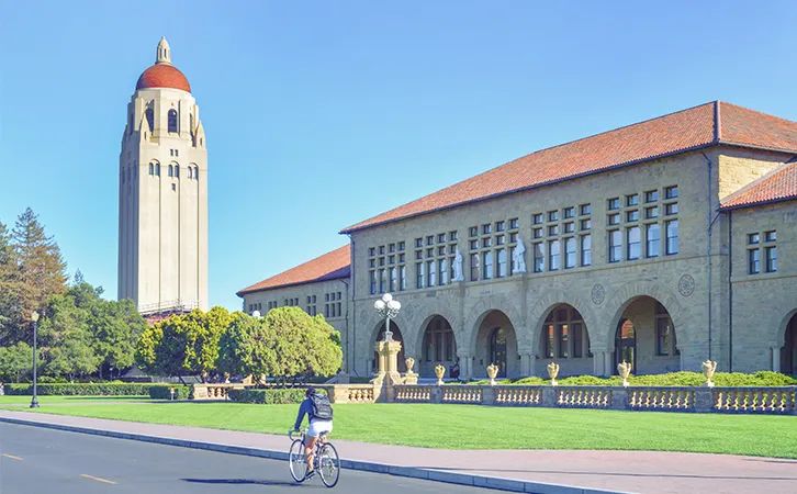 頂尖珠寶設(shè)計院校