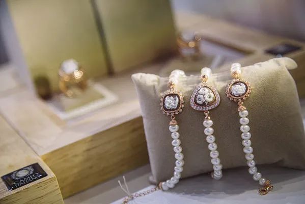 頂尖珠寶設(shè)計院校