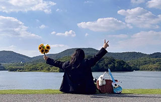 優(yōu)秀畢業(yè)生專訪｜從職專到英碩，我在AIVA預(yù)科的180°轉(zhuǎn)身